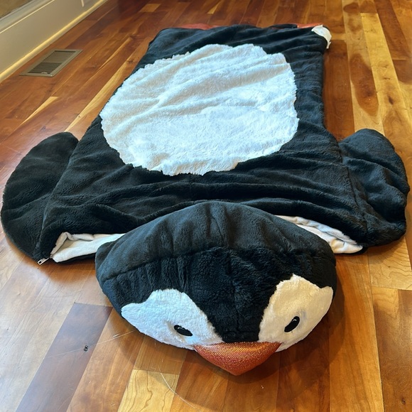 Penguin Sleeping bag soft velvet fabric with side zip for kids. - Picture 4 of 13